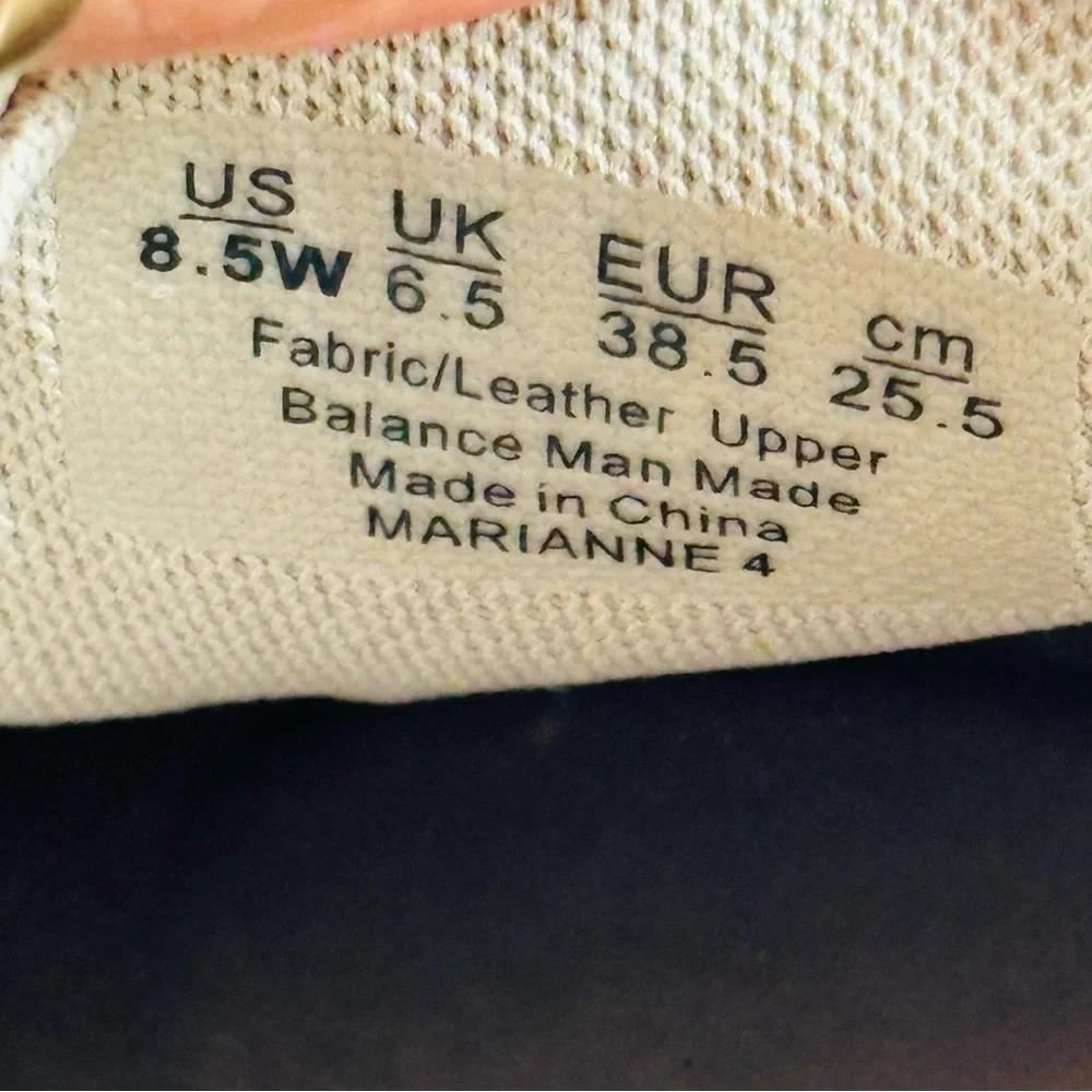 Naturalizer Marianne 4 Sneakers White‎ Silver 8.5W